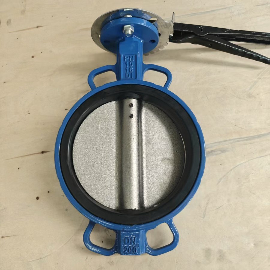 Wafer butterfly valve, ductile iron body, lever operated